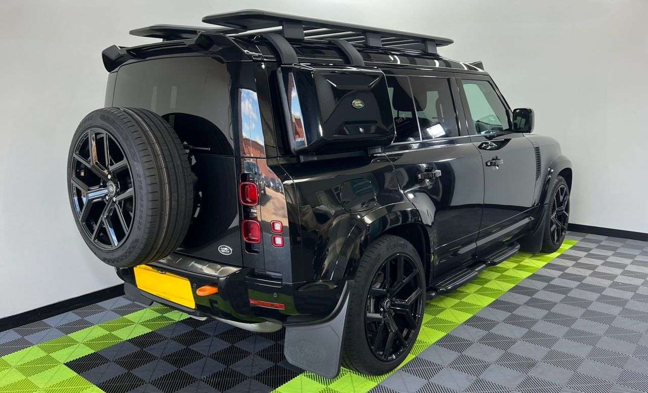 A 2021 LAND ROVER DEFENDER 3.0 X-DYNAMIC HSE MHEV 5d 295 BHP A 2021 LAND ROVER DEFENDER 3.0 X-DYNAMIC HSE MHEV 5d 295 BHP