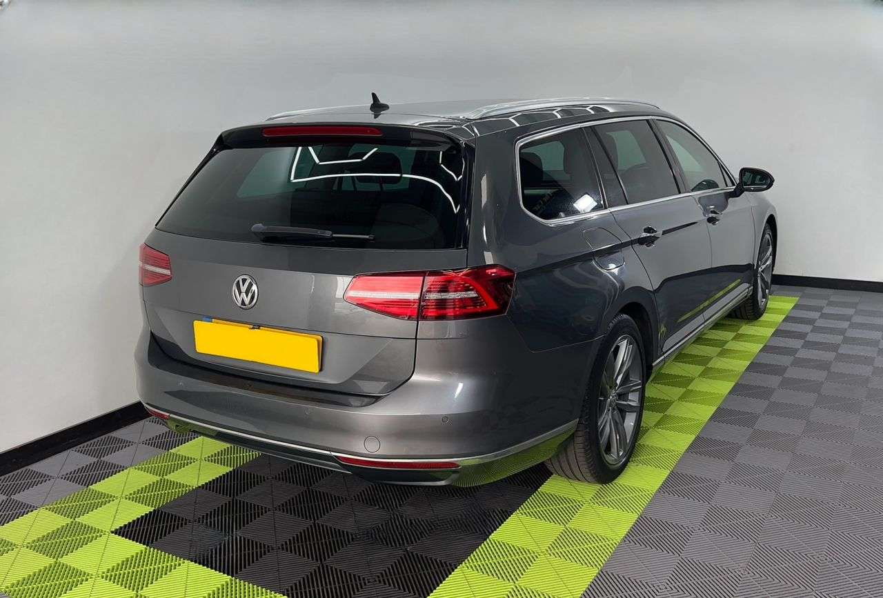 A 2015 VOLKSWAGEN PASSAT 2.0 GT TDI BLUEMOTION TECHNOLOGY DSG 5d 148 BHP A 2015 VOLKSWAGEN PASSAT 2.0 GT TDI BLUEMOTION TECHNOLOGY DSG 5d 148 BHP