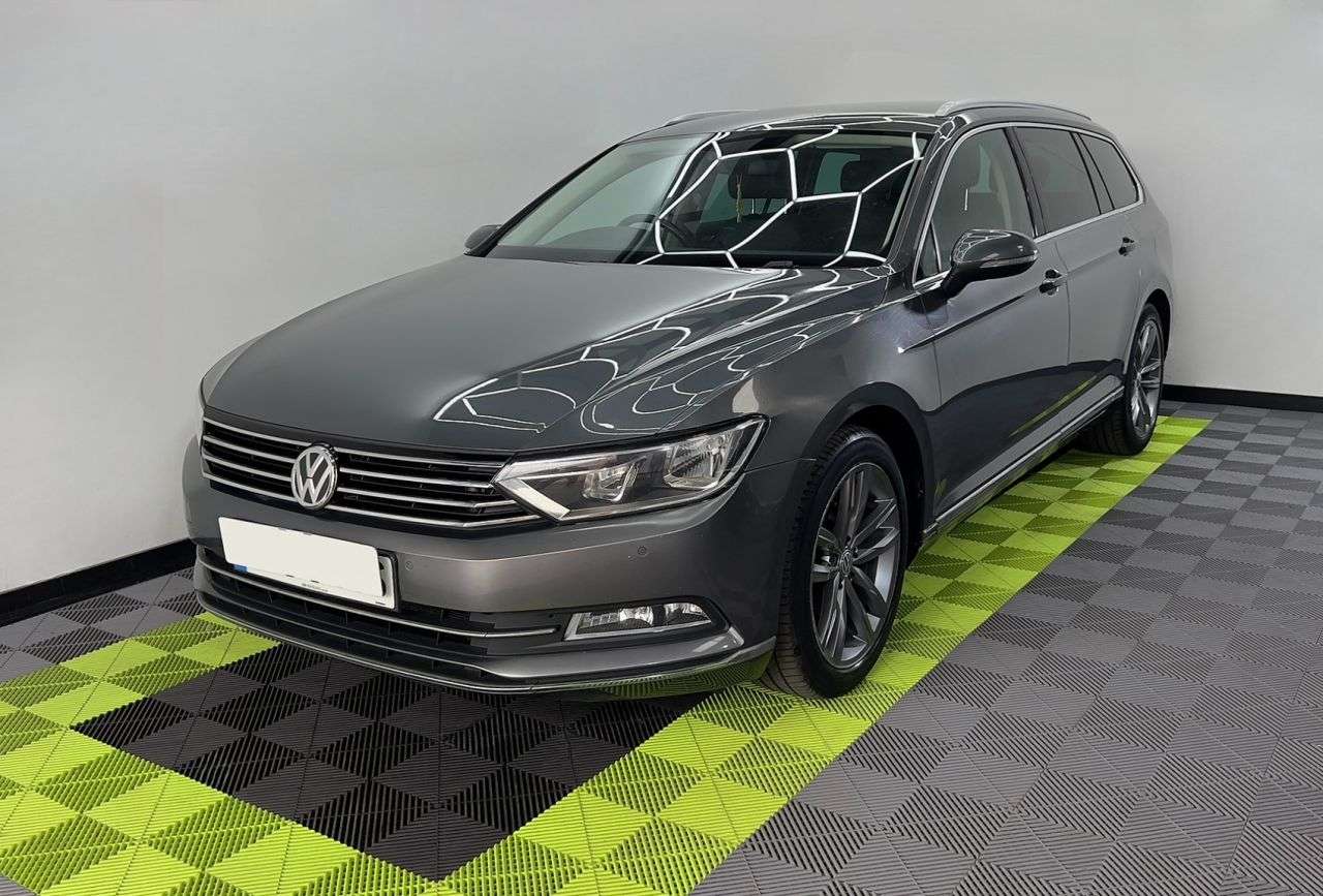 A 2015 VOLKSWAGEN PASSAT 2.0 GT TDI BLUEMOTION TECHNOLOGY DSG 5d 148 BHP A 2015 VOLKSWAGEN PASSAT 2.0 GT TDI BLUEMOTION TECHNOLOGY DSG 5d 148 BHP
