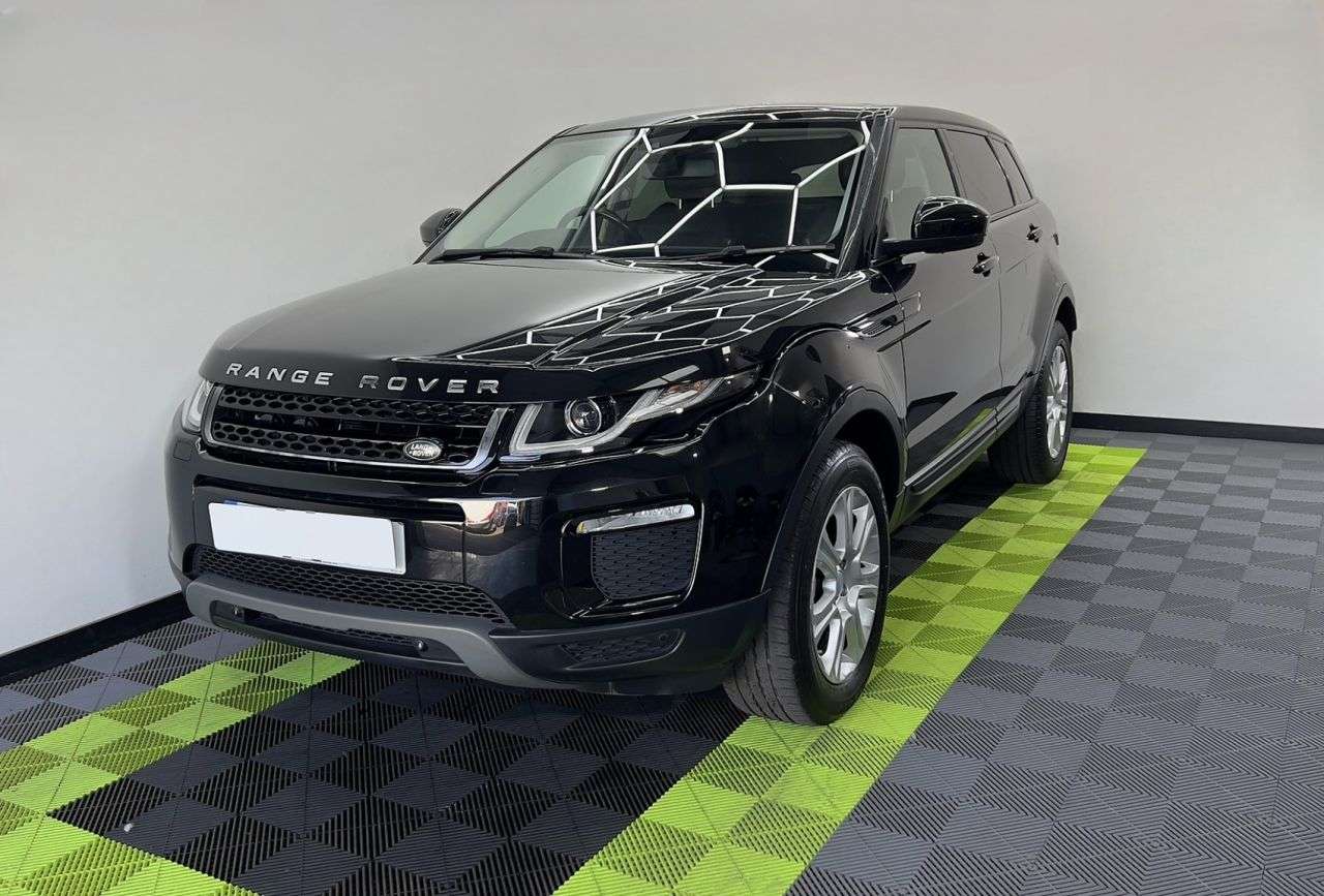 A 2017 LAND ROVER RANGE ROVER EVOQUE 2.0 ED4 SE TECH 5d 148 BHP A 2017 LAND ROVER RANGE ROVER EVOQUE 2.0 ED4 SE TECH 5d 148 BHP