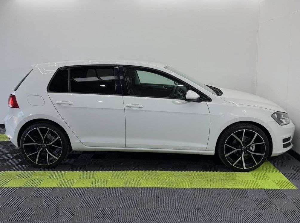 A 2014 VOLKSWAGEN GOLF 1.2 S TSI BLUEMOTION TECHNOLOGY 5d 84 BHP A 2014 VOLKSWAGEN GOLF 1.2 S TSI BLUEMOTION TECHNOLOGY 5d 84 BHP