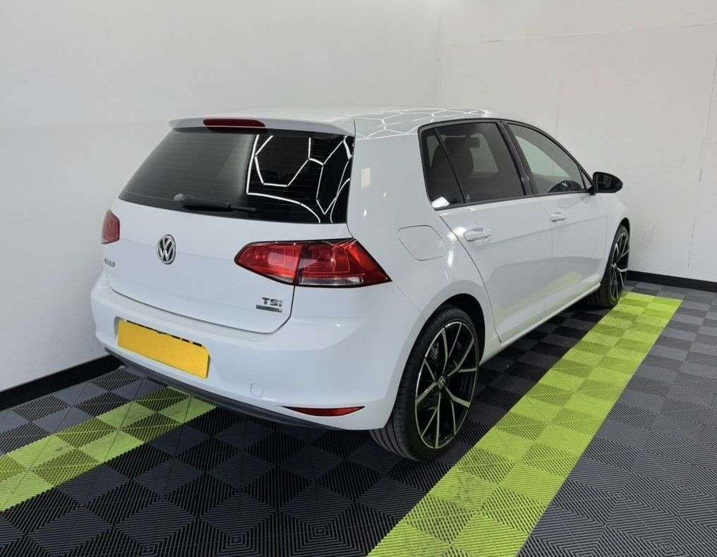 A 2014 VOLKSWAGEN GOLF 1.2 S TSI BLUEMOTION TECHNOLOGY 5d 84 BHP A 2014 VOLKSWAGEN GOLF 1.2 S TSI BLUEMOTION TECHNOLOGY 5d 84 BHP
