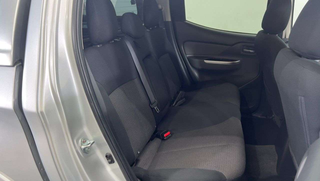 2015 MITSUBISHI L200 2015 MITSUBISHI L200