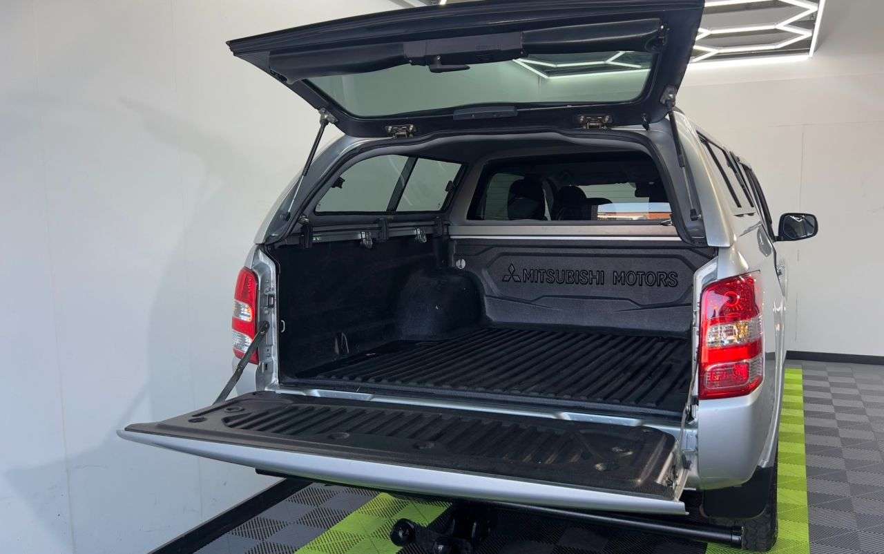 2015 MITSUBISHI L200 2015 MITSUBISHI L200