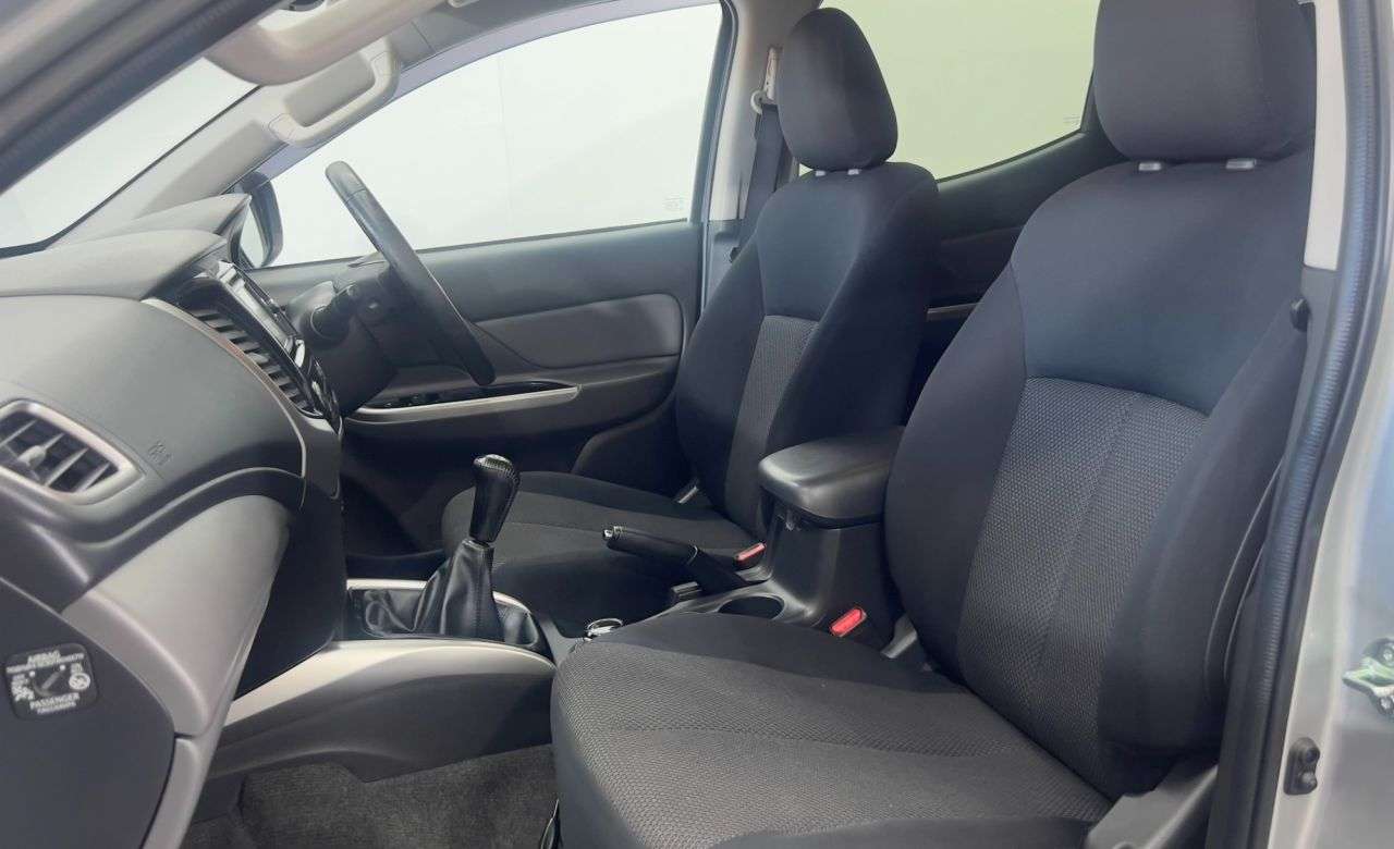 2015 MITSUBISHI L200 2015 MITSUBISHI L200