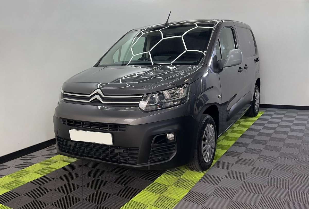 Check out this Citroen Berlingo 2019 Diesel Manual