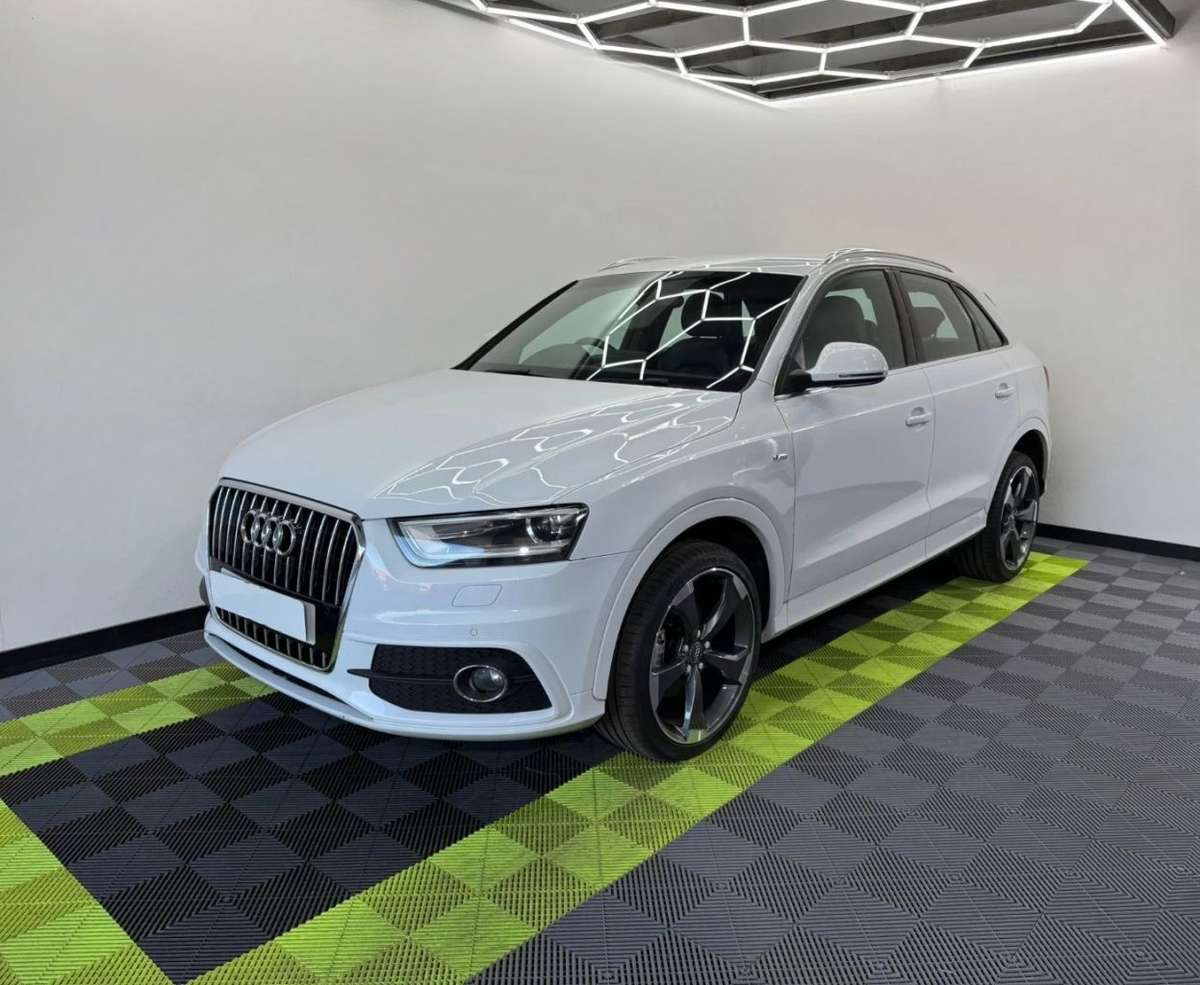 Check out this Audi Q3 2018 Petrol Manual