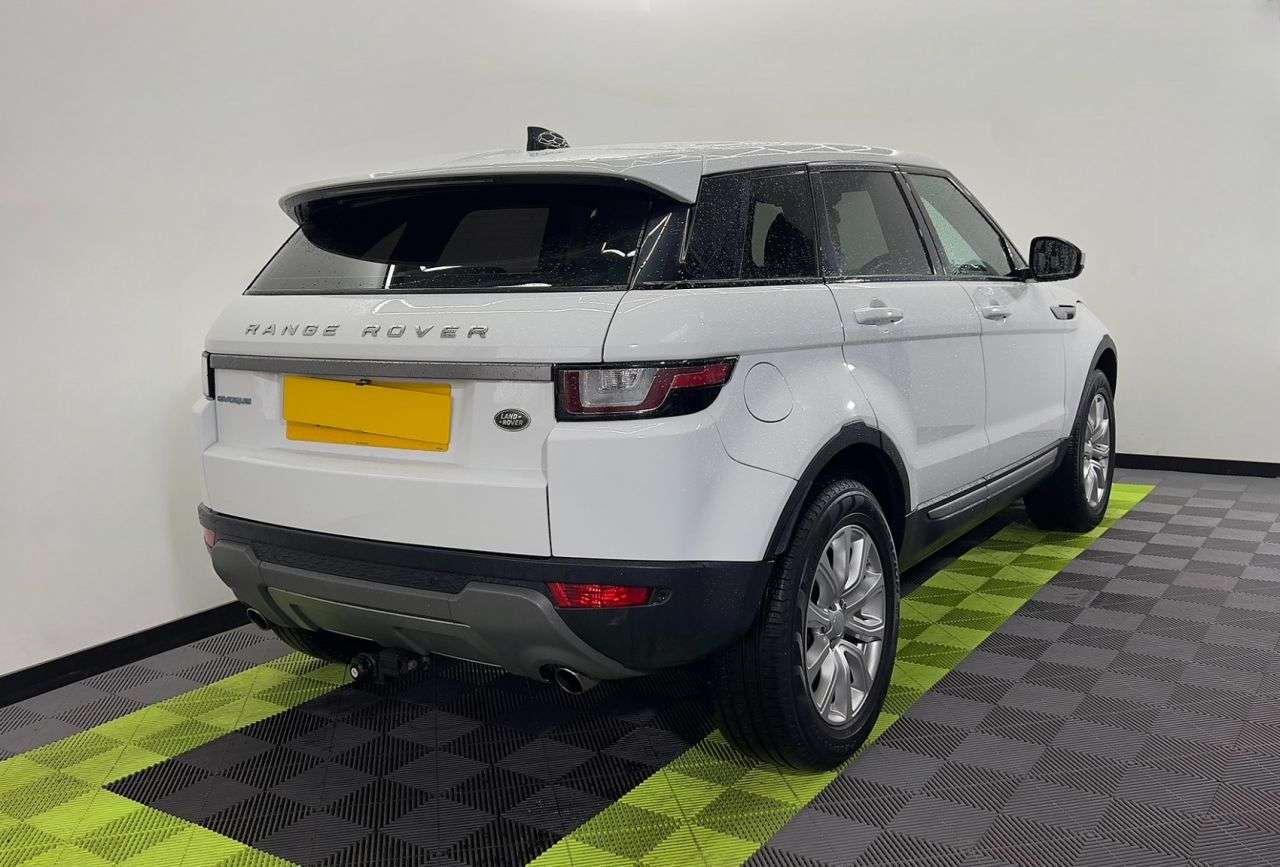 A 2017 LAND ROVER RANGE ROVER EVOQUE 2.0 ED4 SE 5d 148 BHP A 2017 LAND ROVER RANGE ROVER EVOQUE 2.0 ED4 SE 5d 148 BHP