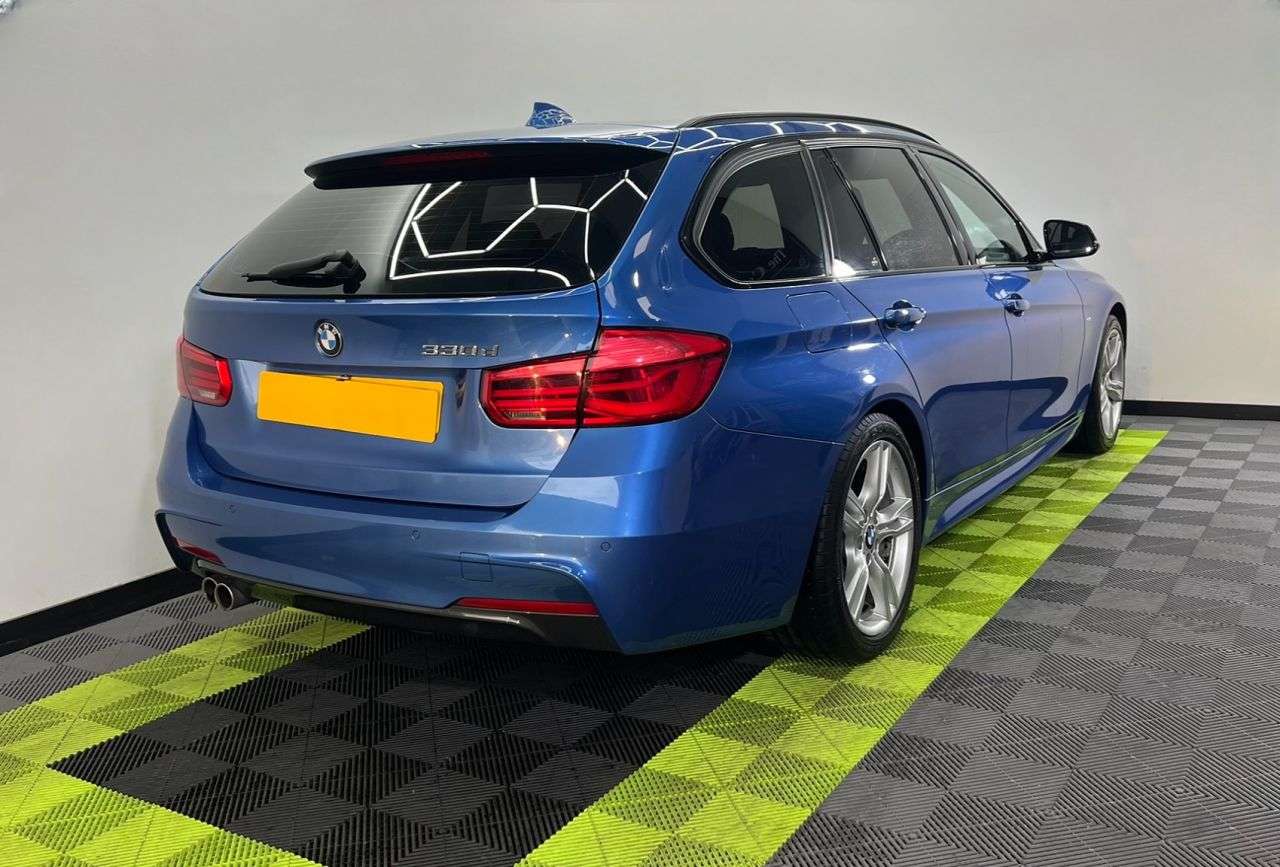 A 2017 BMW 3 SERIES 3.0 330d M Sport Touring 5dr Diesel Auto Euro 6 (s/s) (258 ps) A 2017 BMW 3 SERIES 3.0 330d M Sport Touring 5dr Diesel Auto Euro 6 (s/s) (258 ps)