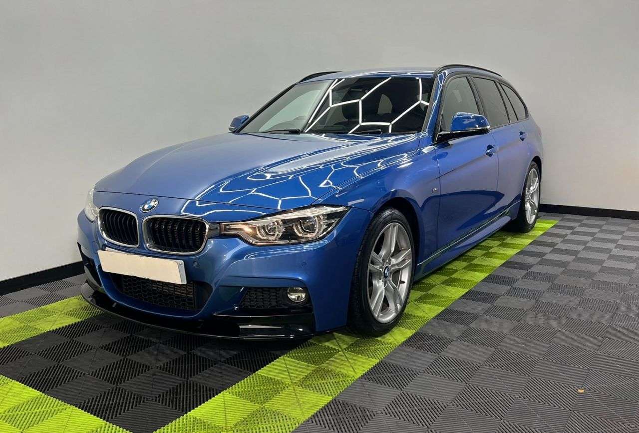 A 2017 BMW 3 SERIES 3.0 330d M Sport Touring 5dr Diesel Auto Euro 6 (s/s) (258 ps) A 2017 BMW 3 SERIES 3.0 330d M Sport Touring 5dr Diesel Auto Euro 6 (s/s) (258 ps)