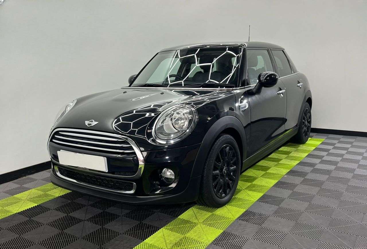 A 2015 MINI HATCH 1.5 Cooper Hatchback 5dr Petrol Manual Euro 6 (s/s) (136 ps) A 2015 MINI HATCH 1.5 Cooper Hatchback 5dr Petrol Manual Euro 6 (s/s) (136 ps)