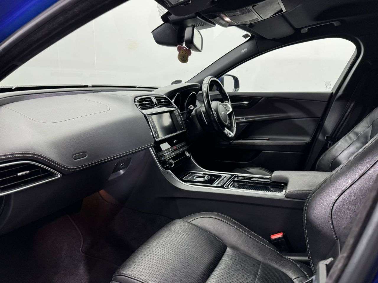 2017 JAGUAR XE 2017 JAGUAR XE