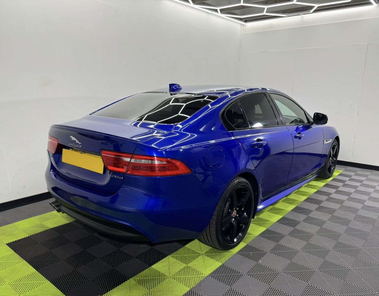 A 2017 JAGUAR XE 2.0d R-Sport Saloon 4dr Diesel Auto Euro 6 (s/s) (180 ps) A 2017 JAGUAR XE 2.0d R-Sport Saloon 4dr Diesel Auto Euro 6 (s/s) (180 ps)