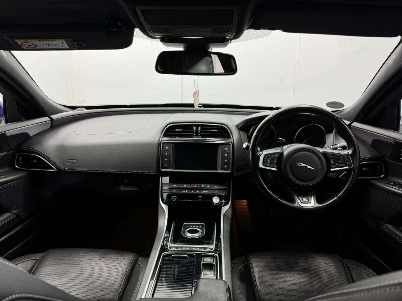 2017 JAGUAR XE 2017 JAGUAR XE
