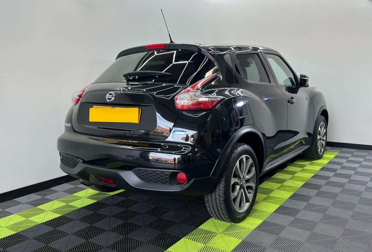 A 2014 NISSAN JUKE 1.5 dCi 8v Tekna SUV 5dr Diesel Manual Euro 5 (s/s) (110 ps) A 2014 NISSAN JUKE 1.5 dCi 8v Tekna SUV 5dr Diesel Manual Euro 5 (s/s) (110 ps)