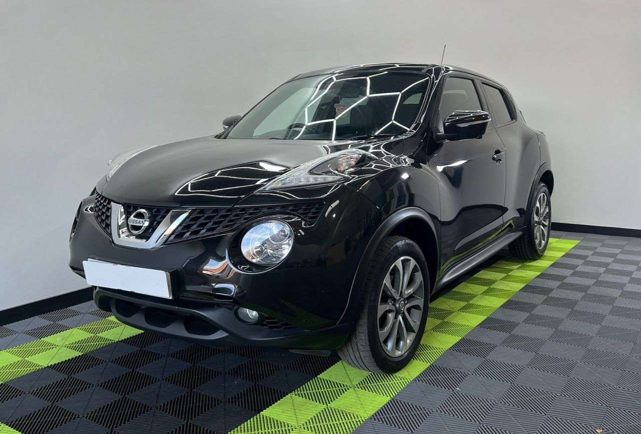 A 2014 NISSAN JUKE 1.5 dCi 8v Tekna SUV 5dr Diesel Manual Euro 5 (s/s) (110 ps) A 2014 NISSAN JUKE 1.5 dCi 8v Tekna SUV 5dr Diesel Manual Euro 5 (s/s) (110 ps)