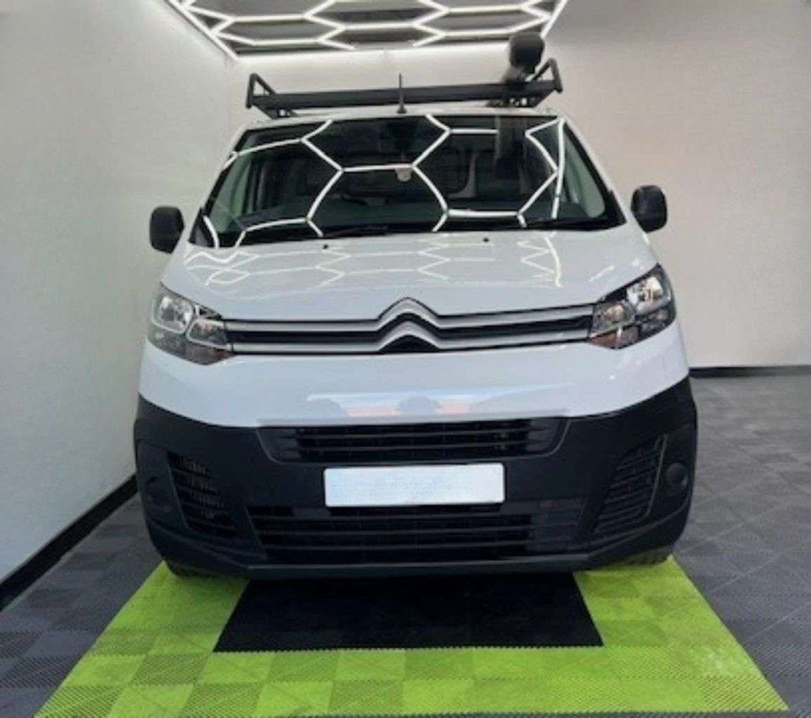 A 2020 CITROEN DISPATCH 1.5 BlueHDi 1000 Enterprise XS Panel Van 6dr Diesel Manual FWD 1 Euro 6 (s/ A 2020 CITROEN DISPATCH 1.5 BlueHDi 1000 Enterprise XS Panel Van 6dr Diesel Manual FWD 1 Euro 6 (s/