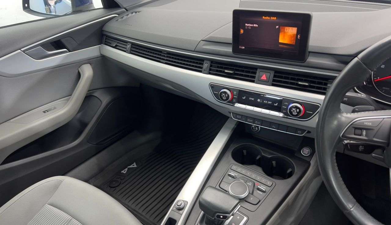 2017 AUDI A4 AVANT 2017 AUDI A4 AVANT