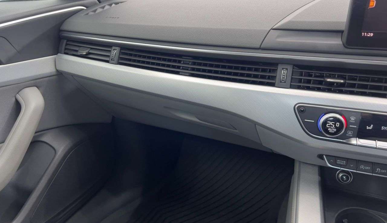 2017 AUDI A4 AVANT 2017 AUDI A4 AVANT