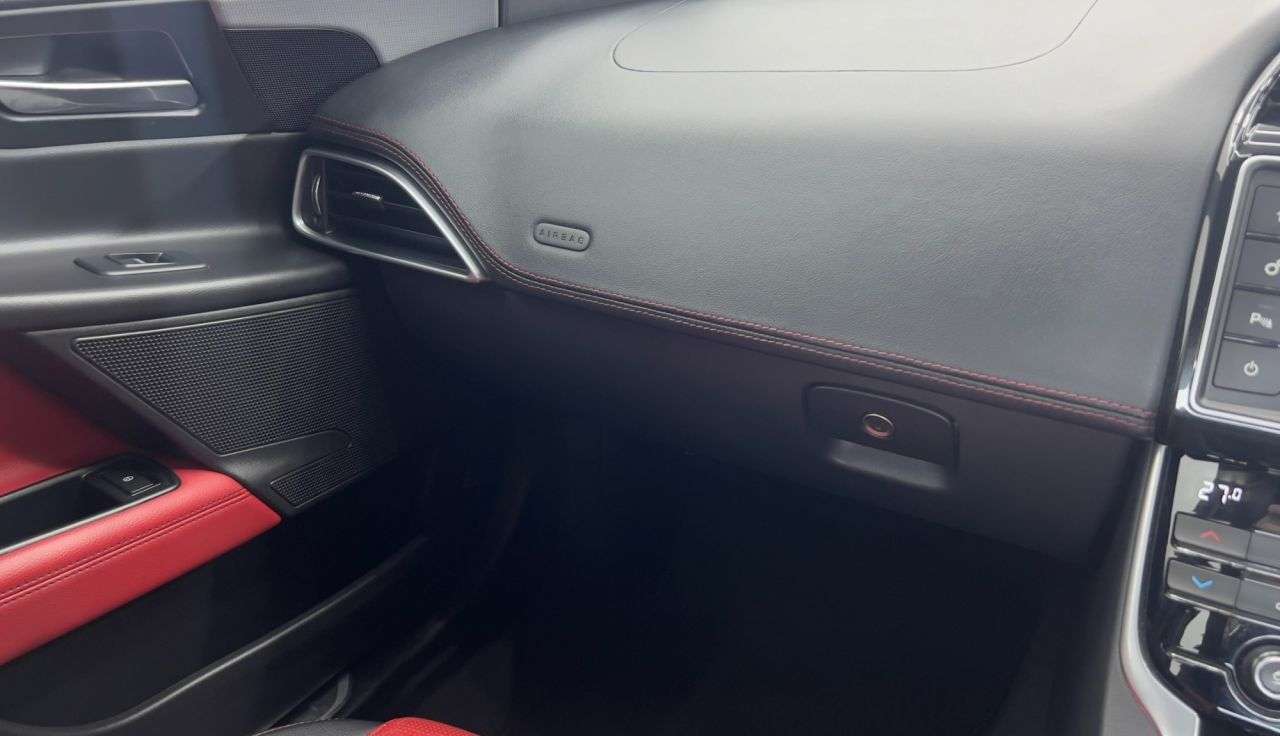 2016 JAGUAR XE 2016 JAGUAR XE