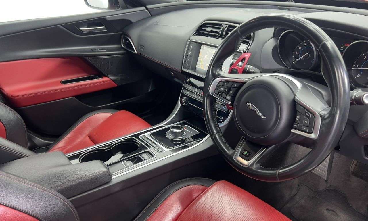 2016 JAGUAR XE 2016 JAGUAR XE