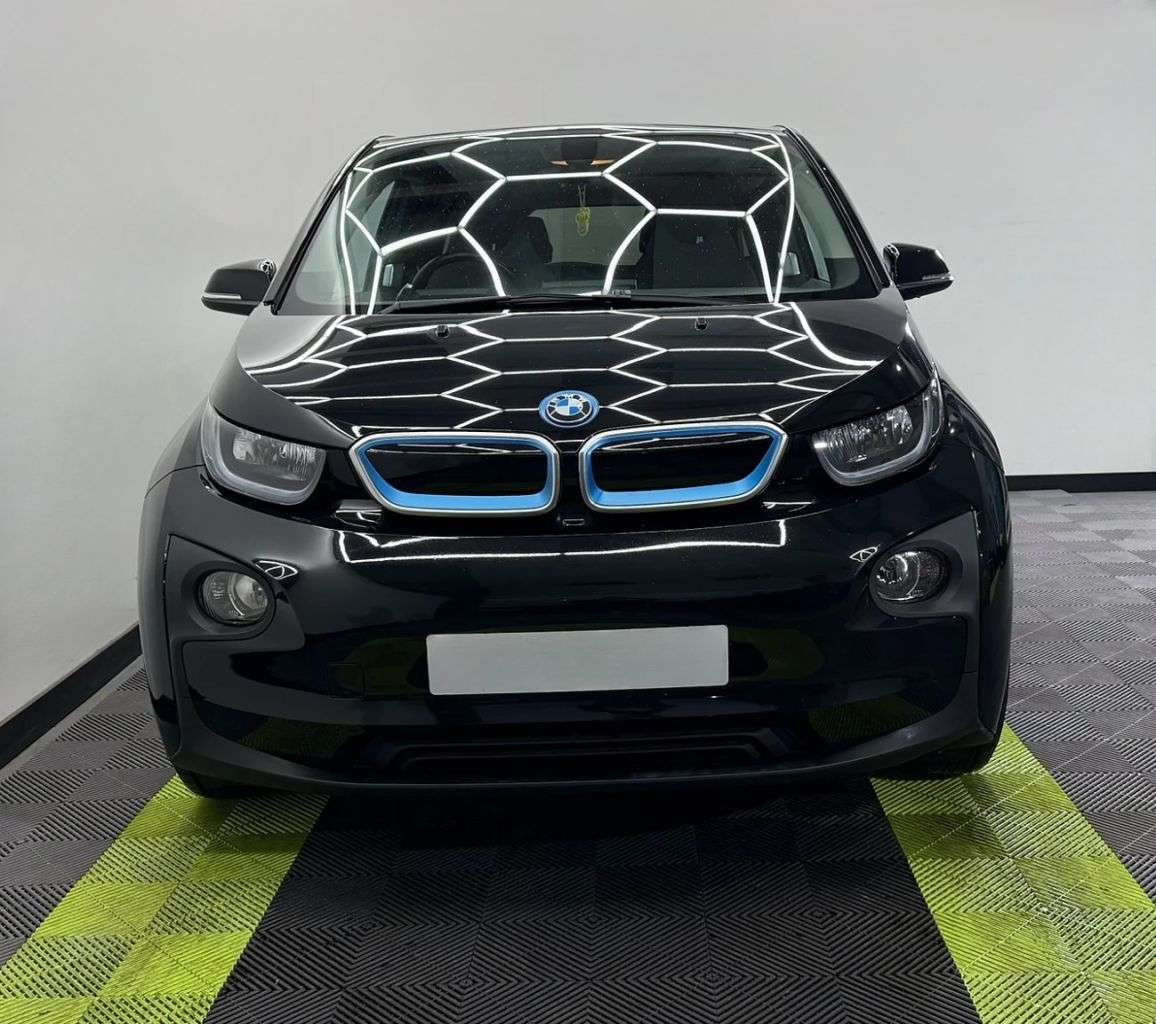 A 2016 BMW I3 33kWh Hatchback 5dr Petrol Plug-in Hybrid Auto Euro 6 (s/s) (Range Extender A 2016 BMW I3 33kWh Hatchback 5dr Petrol Plug-in Hybrid Auto Euro 6 (s/s) (Range Extender