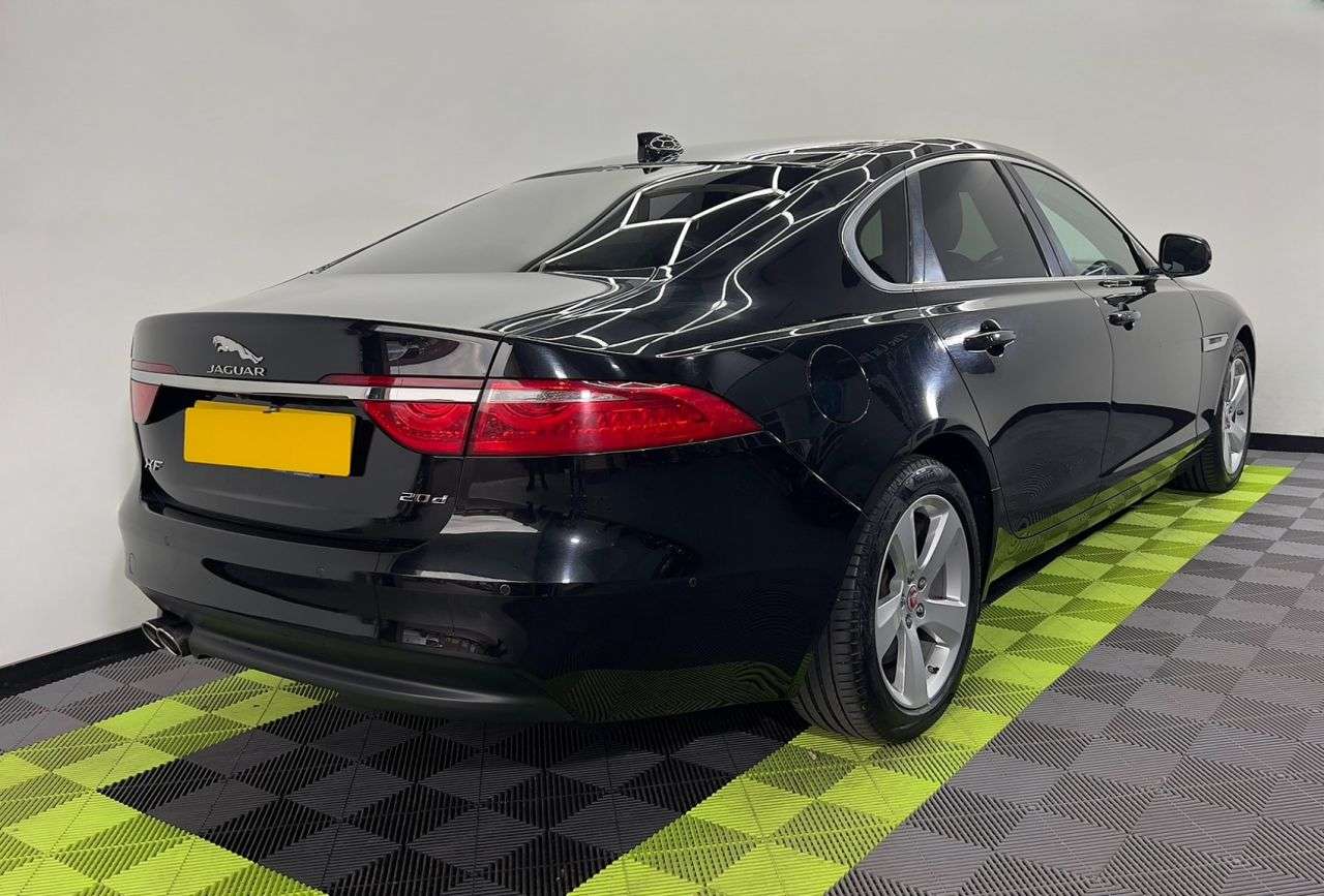 A 2016 JAGUAR XF 2.0d Portfolio Saloon 4dr Diesel Auto Euro 6 (s/s) (180 ps) A 2016 JAGUAR XF 2.0d Portfolio Saloon 4dr Diesel Auto Euro 6 (s/s) (180 ps)