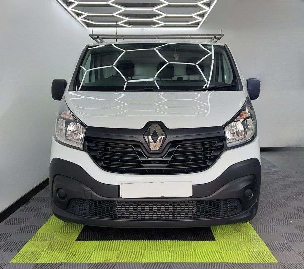 A 2017 RENAULT TRAFIC 1.6 dCi ENERGY 29 Business Panel Van 5dr Diesel Manual LWB Standard Roof Eu A 2017 RENAULT TRAFIC 1.6 dCi ENERGY 29 Business Panel Van 5dr Diesel Manual LWB Standard Roof Eu