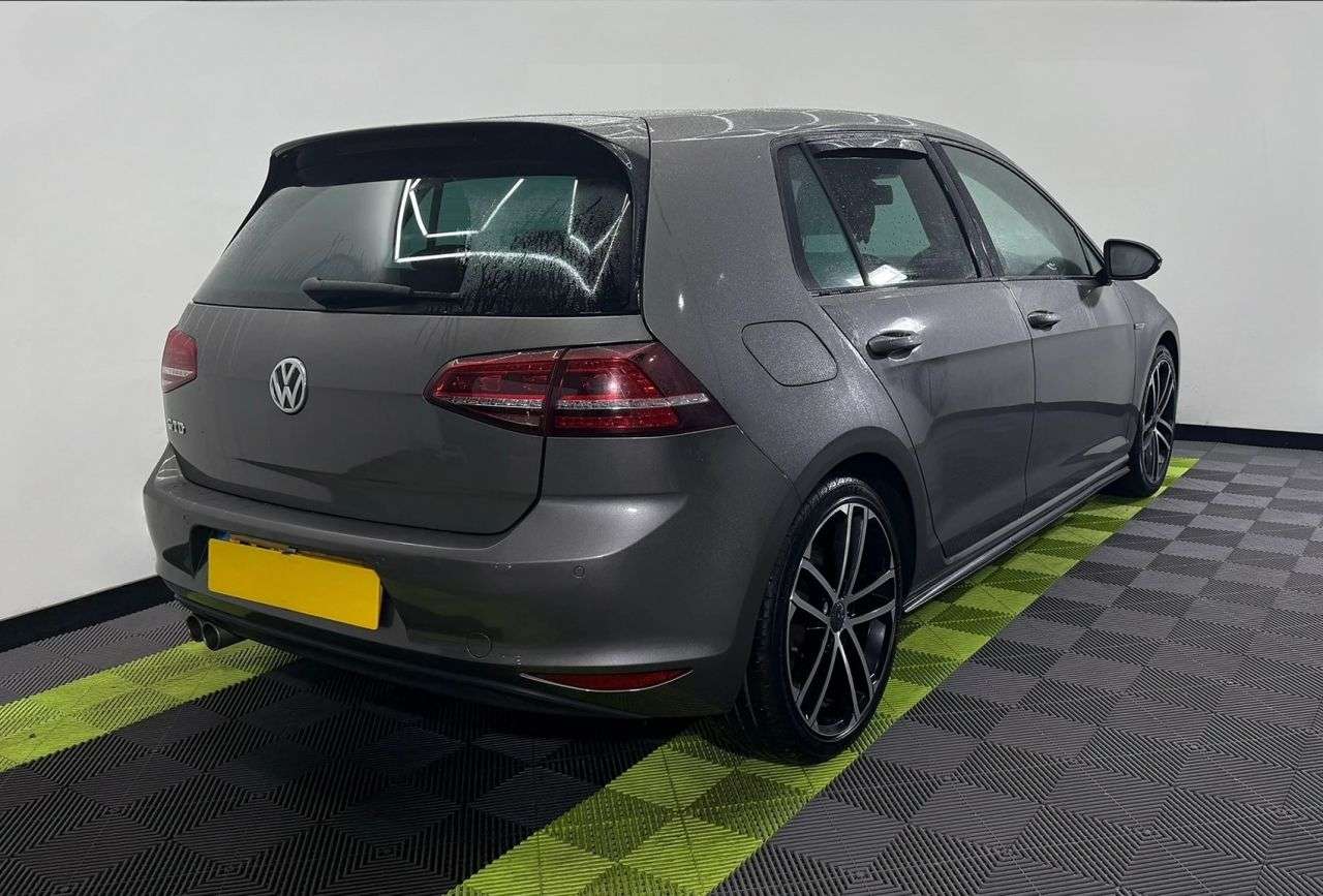 null VOLKSWAGEN GOLF null VOLKSWAGEN GOLF