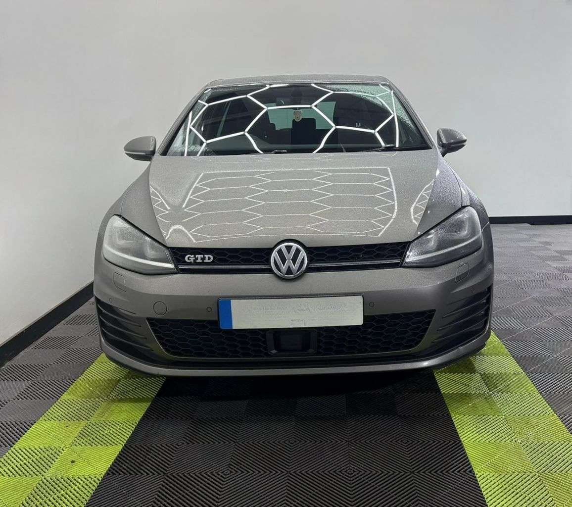 null VOLKSWAGEN GOLF null VOLKSWAGEN GOLF