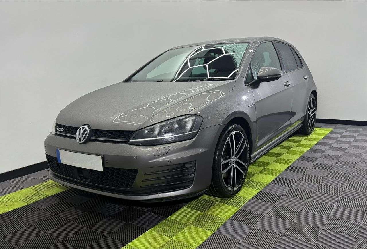 null VOLKSWAGEN GOLF null VOLKSWAGEN GOLF