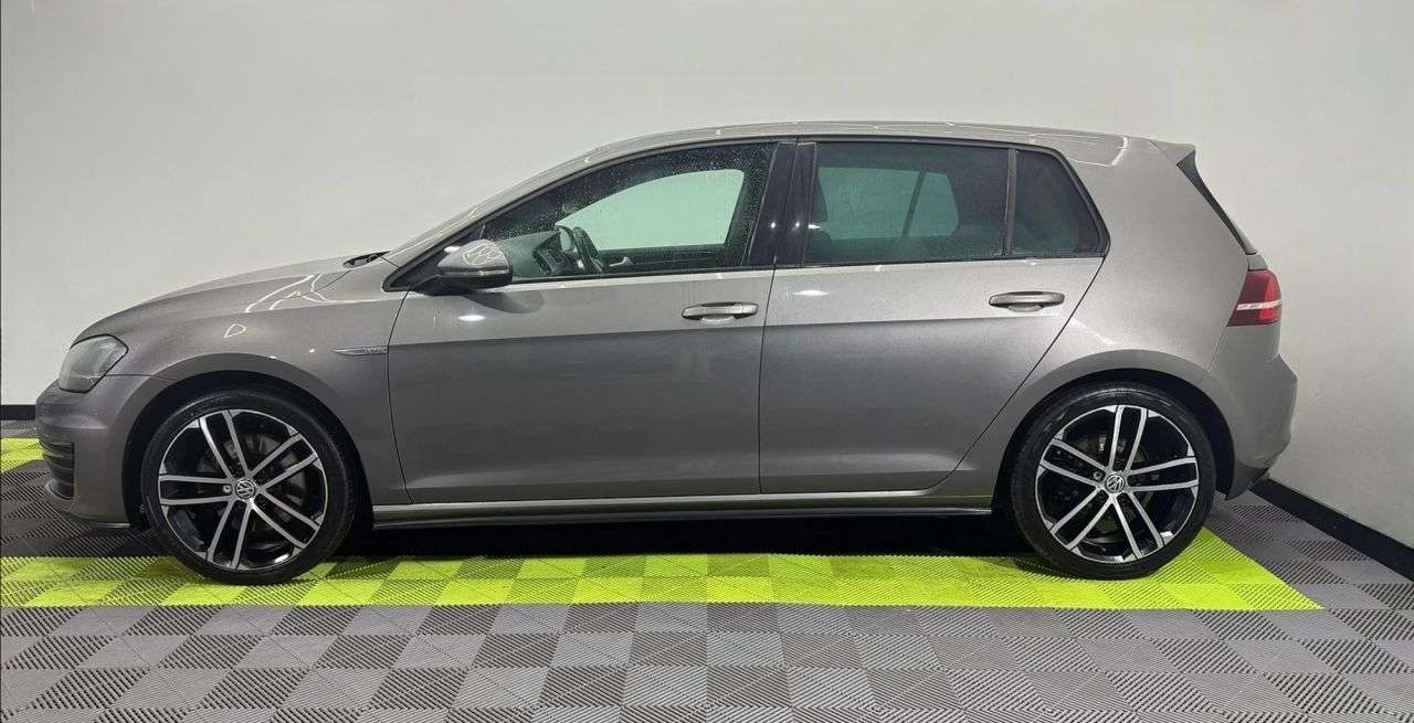 null VOLKSWAGEN GOLF null VOLKSWAGEN GOLF