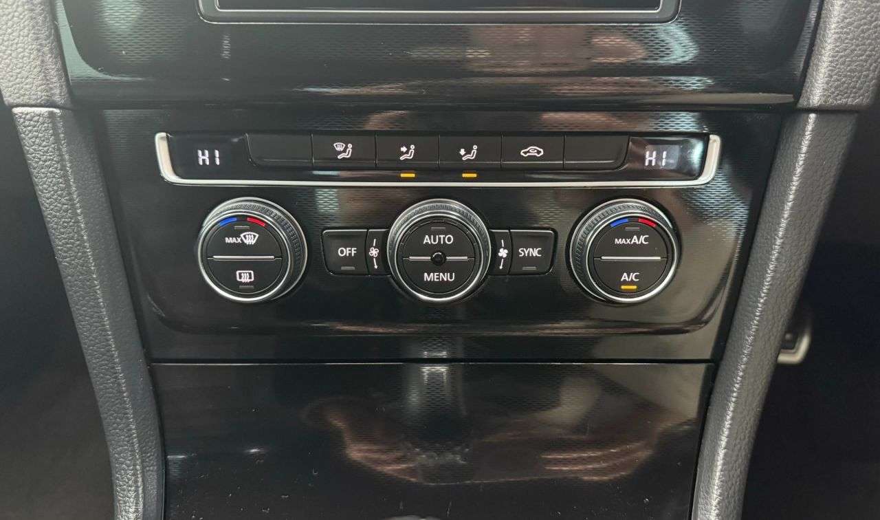 null VOLKSWAGEN GOLF null VOLKSWAGEN GOLF