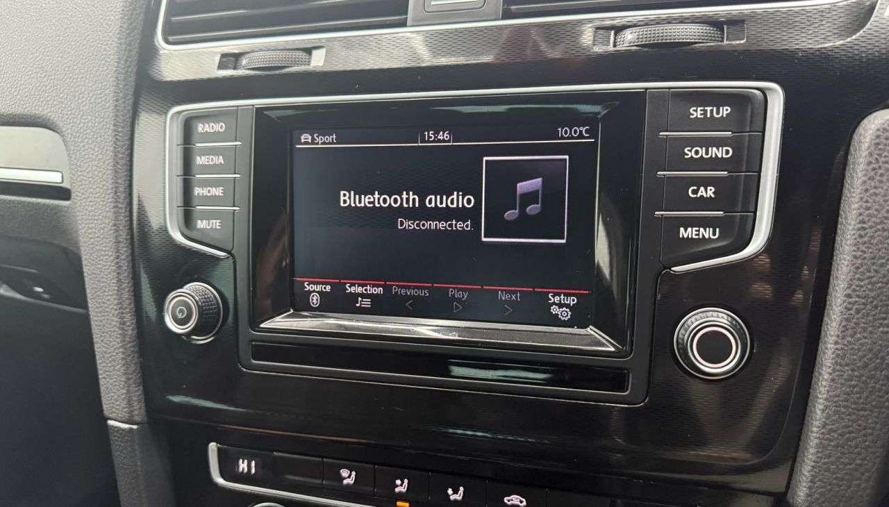 null VOLKSWAGEN GOLF null VOLKSWAGEN GOLF