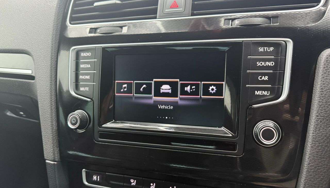 null VOLKSWAGEN GOLF null VOLKSWAGEN GOLF