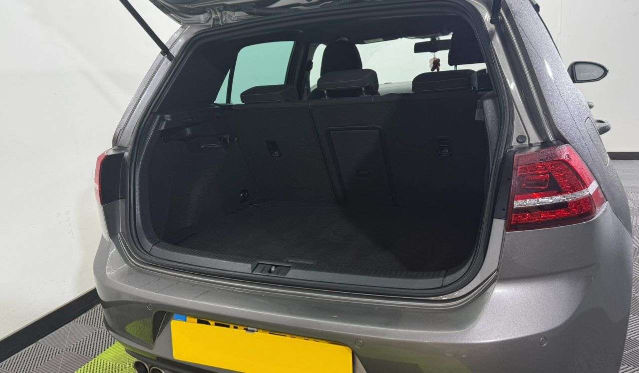 null VOLKSWAGEN GOLF null VOLKSWAGEN GOLF