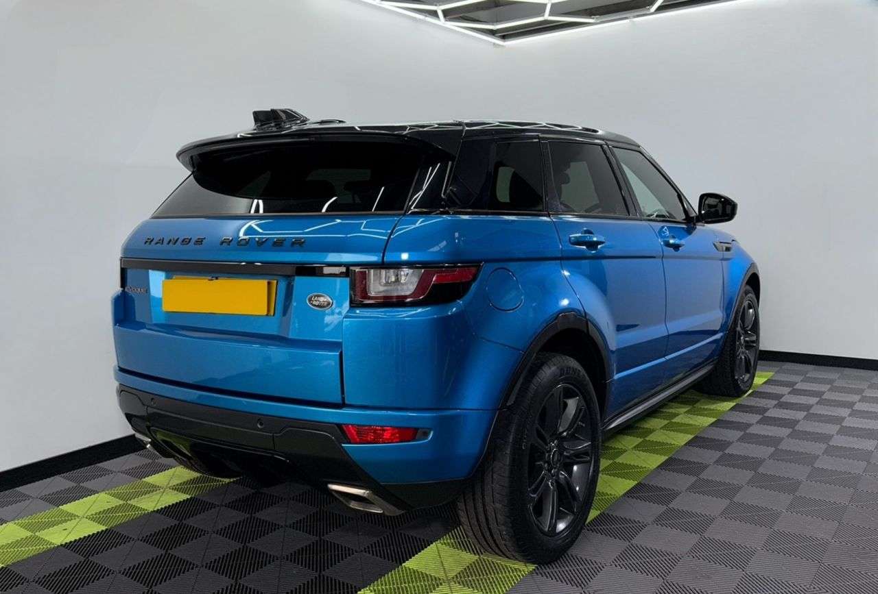 A 2018 LAND ROVER RANGE ROVER EVOQUE 2.0 TD4 Landmark SUV 5dr Diesel Auto 4WD Euro 6 (s/s) (180 ps) A 2018 LAND ROVER RANGE ROVER EVOQUE 2.0 TD4 Landmark SUV 5dr Diesel Auto 4WD Euro 6 (s/s) (180 ps)