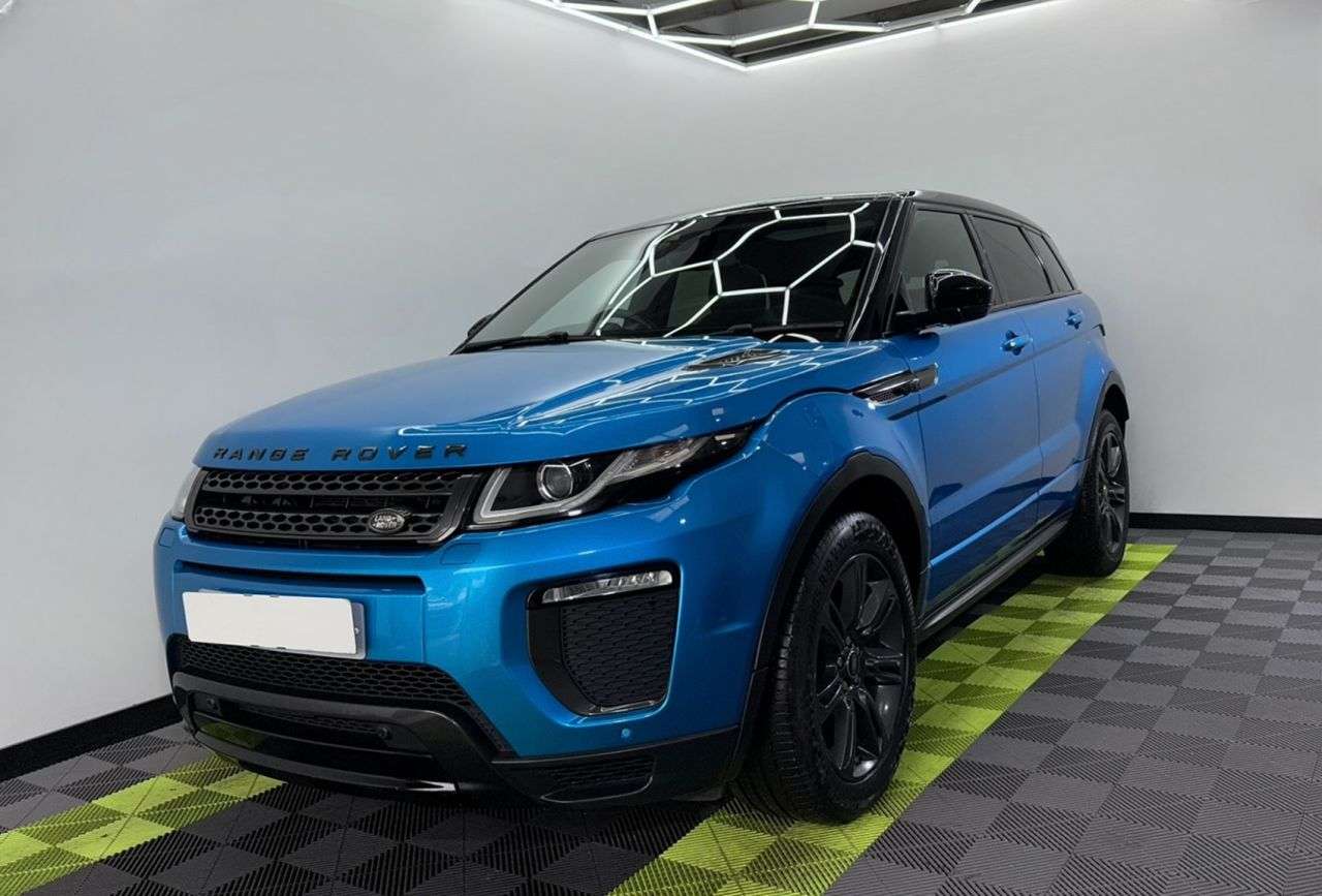 A 2018 LAND ROVER RANGE ROVER EVOQUE 2.0 TD4 Landmark SUV 5dr Diesel Auto 4WD Euro 6 (s/s) (180 ps) A 2018 LAND ROVER RANGE ROVER EVOQUE 2.0 TD4 Landmark SUV 5dr Diesel Auto 4WD Euro 6 (s/s) (180 ps)