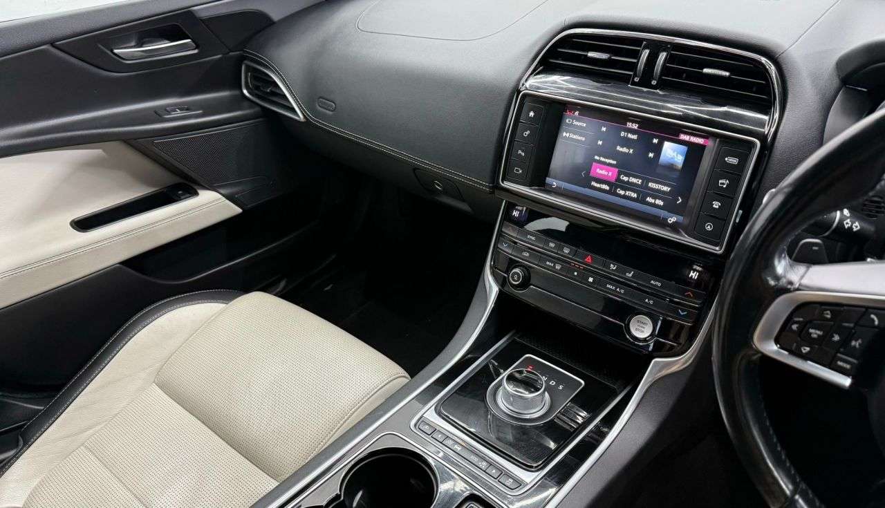 2015 JAGUAR XE 2015 JAGUAR XE