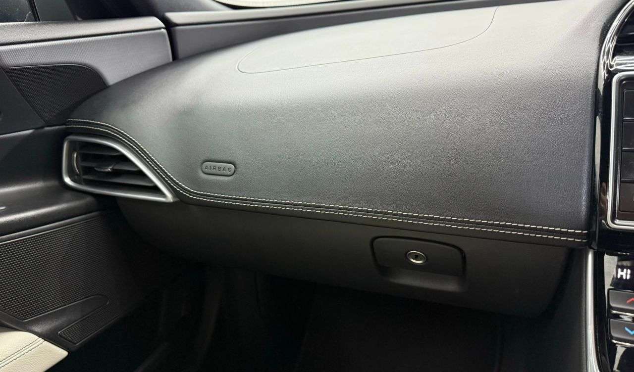 2015 JAGUAR XE 2015 JAGUAR XE