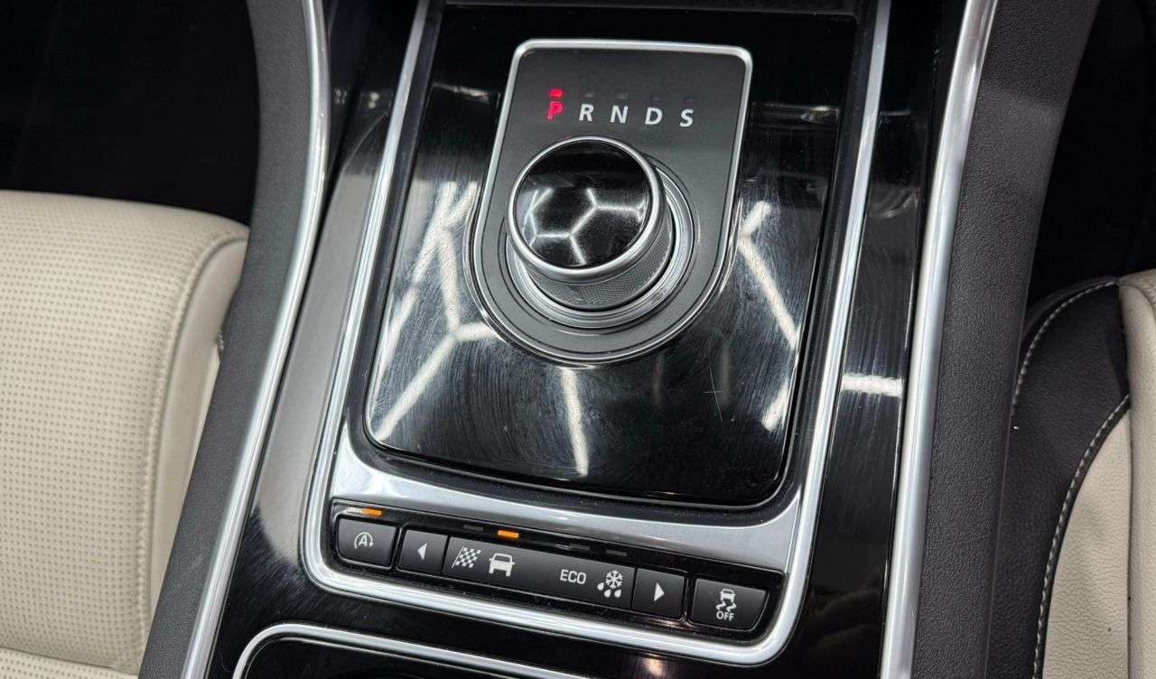 2015 JAGUAR XE 2015 JAGUAR XE