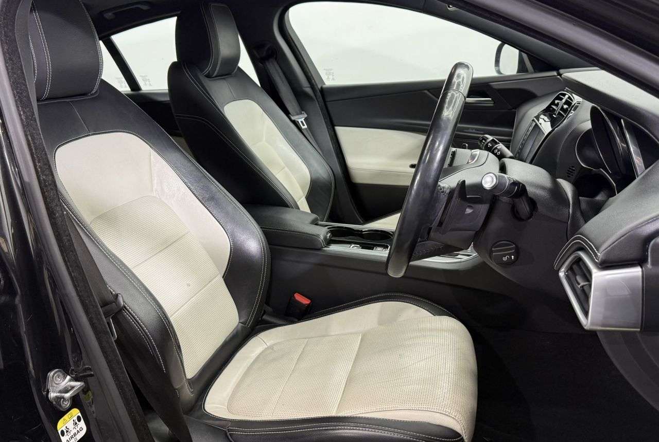 2015 JAGUAR XE 2015 JAGUAR XE