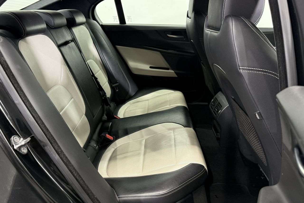 2015 JAGUAR XE 2015 JAGUAR XE