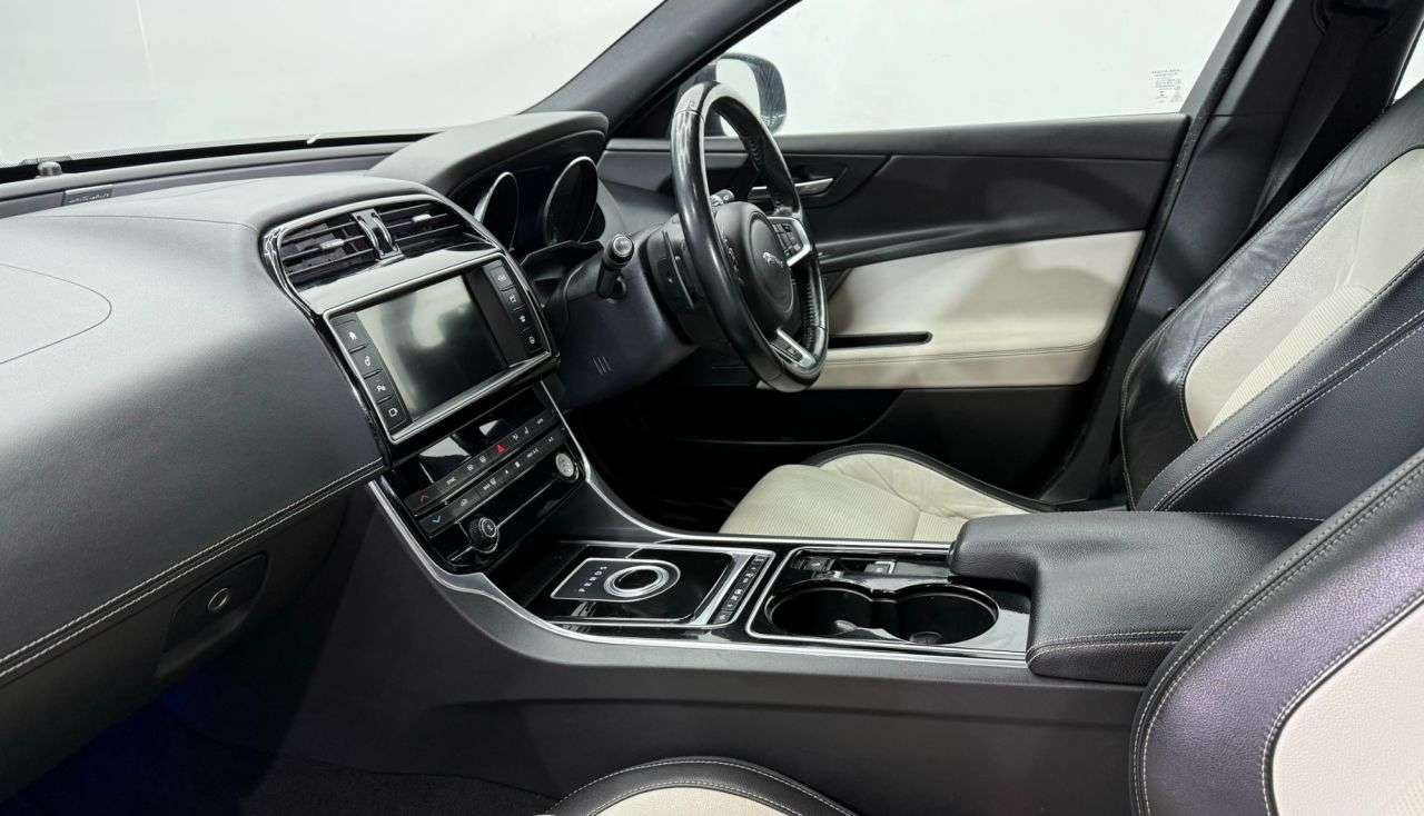 2015 JAGUAR XE 2015 JAGUAR XE