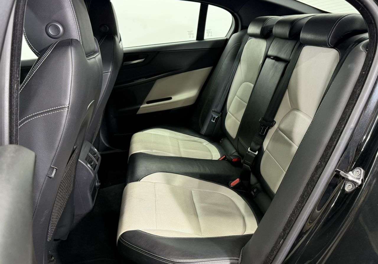 2015 JAGUAR XE 2015 JAGUAR XE