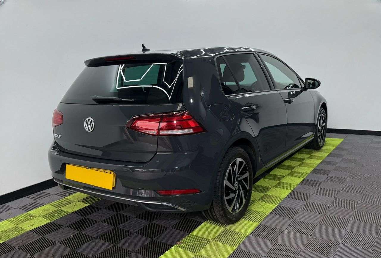 A 2019 VOLKSWAGEN GOLF 1.5 TSI EVO Match Edition Hatchback 5dr Petrol DSG Euro 6 (s/s) (150 ps) A 2019 VOLKSWAGEN GOLF 1.5 TSI EVO Match Edition Hatchback 5dr Petrol DSG Euro 6 (s/s) (150 ps)