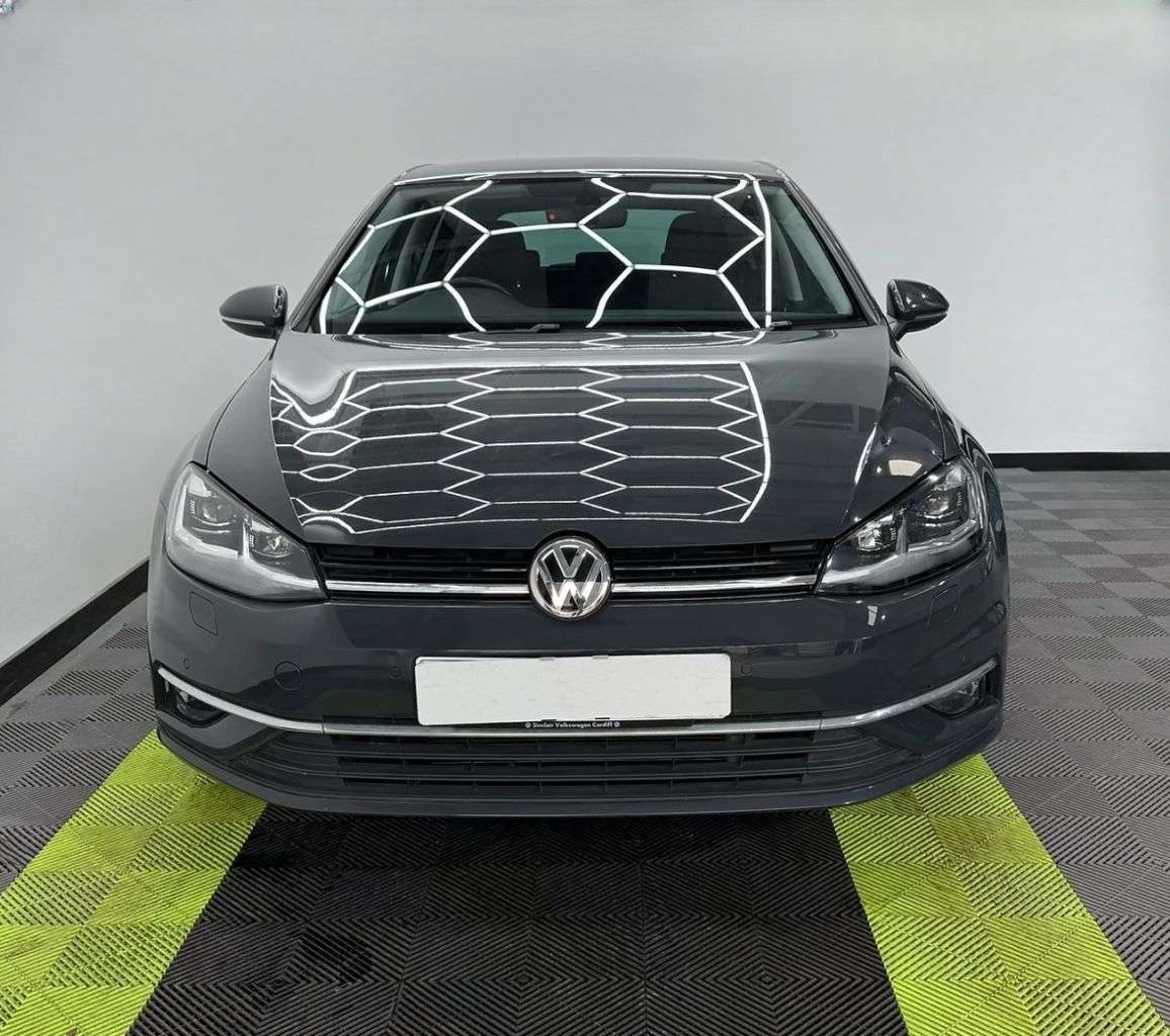A 2019 VOLKSWAGEN GOLF 1.5 TSI EVO Match Edition Hatchback 5dr Petrol DSG Euro 6 (s/s) (150 ps) A 2019 VOLKSWAGEN GOLF 1.5 TSI EVO Match Edition Hatchback 5dr Petrol DSG Euro 6 (s/s) (150 ps)