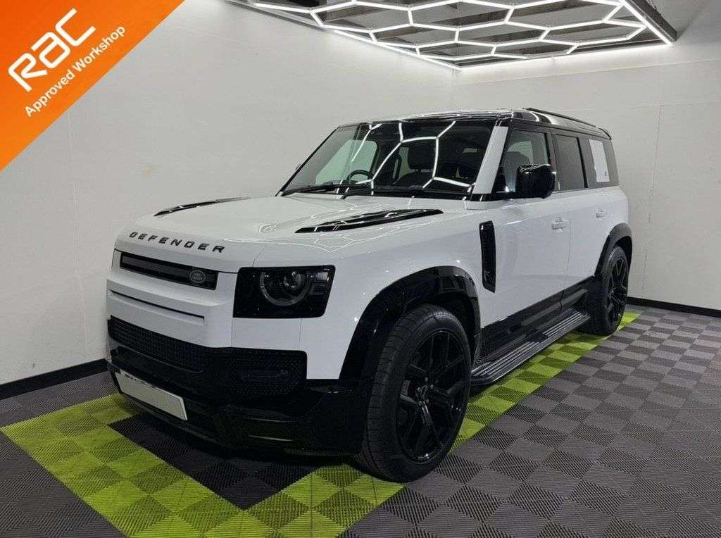 A 2020 LAND ROVER DEFENDER 2.0 SD4 SE SUV 5dr Diesel Auto 4WD Euro 6 (s/s) (200 ps) A 2020 LAND ROVER DEFENDER 2.0 SD4 SE SUV 5dr Diesel Auto 4WD Euro 6 (s/s) (200 ps)