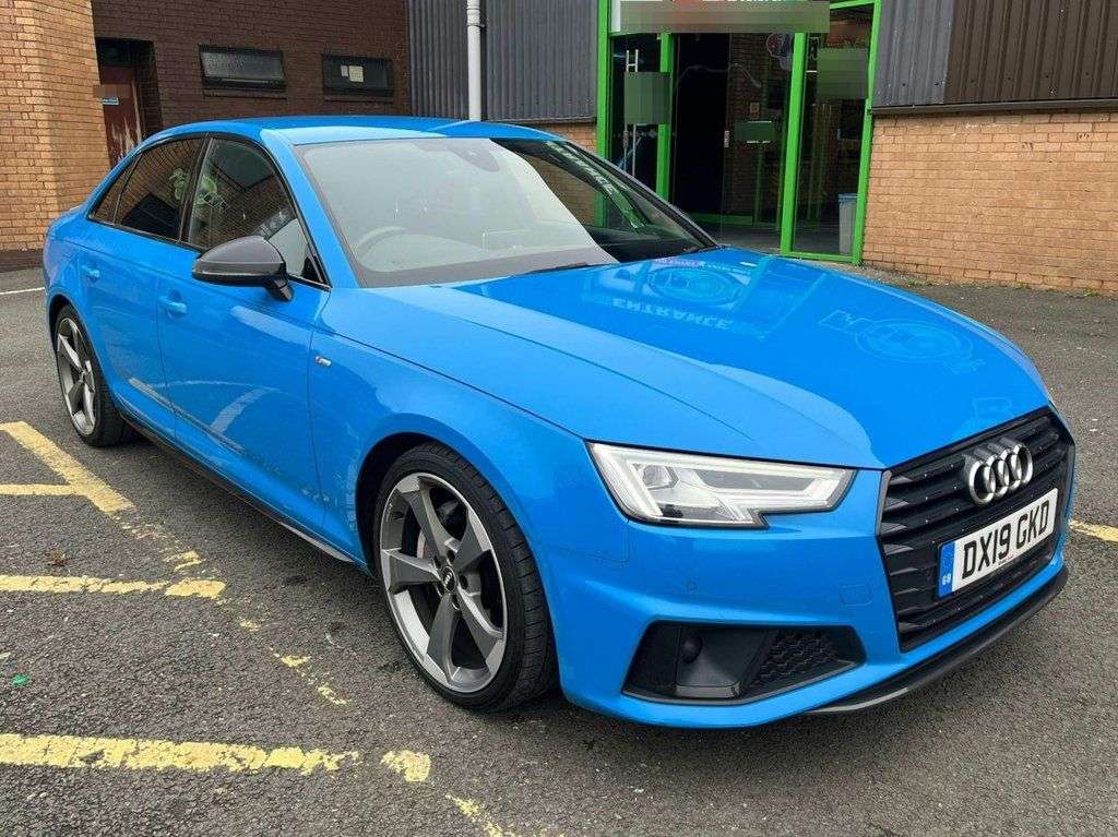 A 2019 AUDI A4 2.0 TDI 40 Black Edition Saloon 4dr Diesel S Tronic Euro 6 (s/s) (190 ps) A 2019 AUDI A4 2.0 TDI 40 Black Edition Saloon 4dr Diesel S Tronic Euro 6 (s/s) (190 ps)