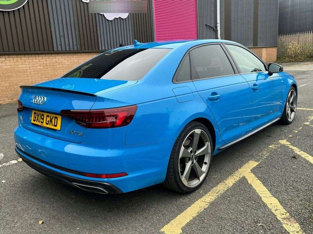 A 2019 AUDI A4 2.0 TDI 40 Black Edition Saloon 4dr Diesel S Tronic Euro 6 (s/s) (190 ps) A 2019 AUDI A4 2.0 TDI 40 Black Edition Saloon 4dr Diesel S Tronic Euro 6 (s/s) (190 ps)